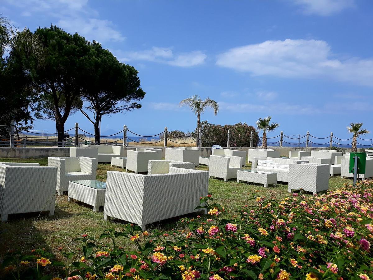 Hotel Yachting Club Mare Gioiosa Marea Esterno foto