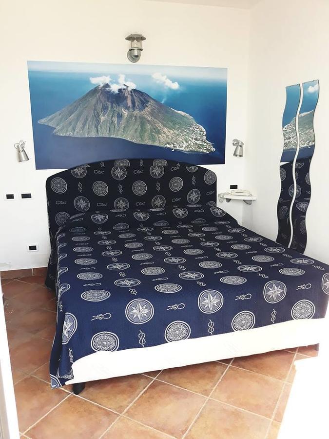Hotel Yachting Club Mare Gioiosa Marea Esterno foto