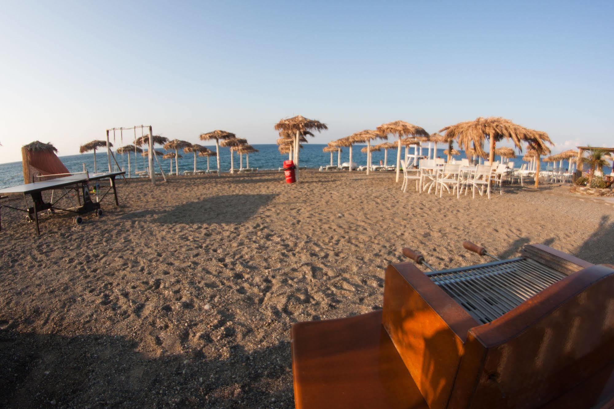 Hotel Yachting Club Mare Gioiosa Marea Esterno foto