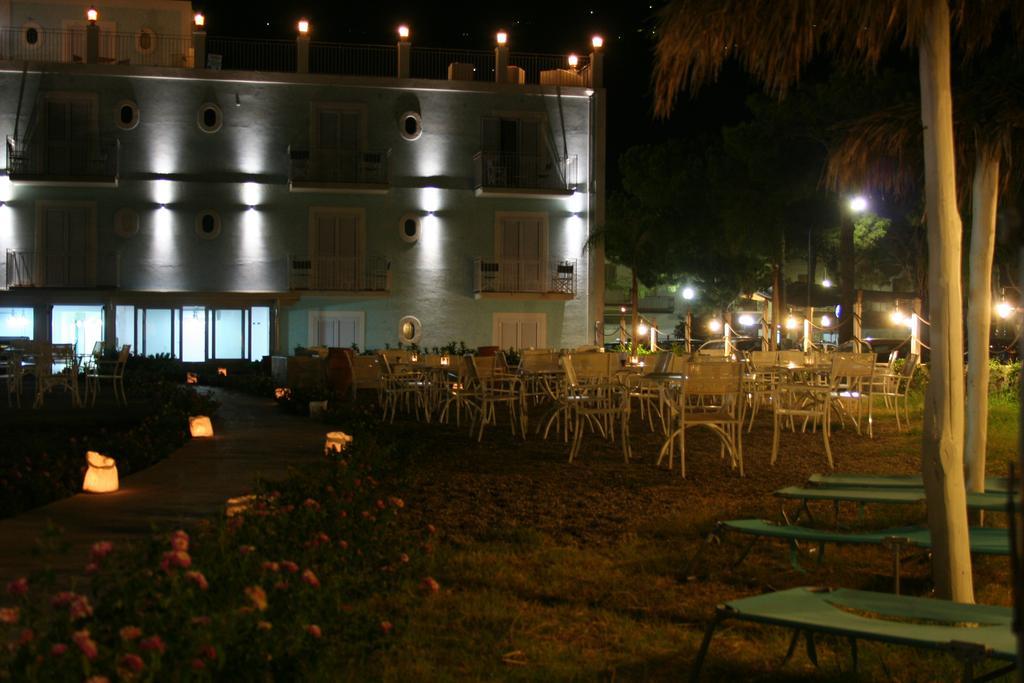 Hotel Yachting Club Mare Gioiosa Marea Esterno foto