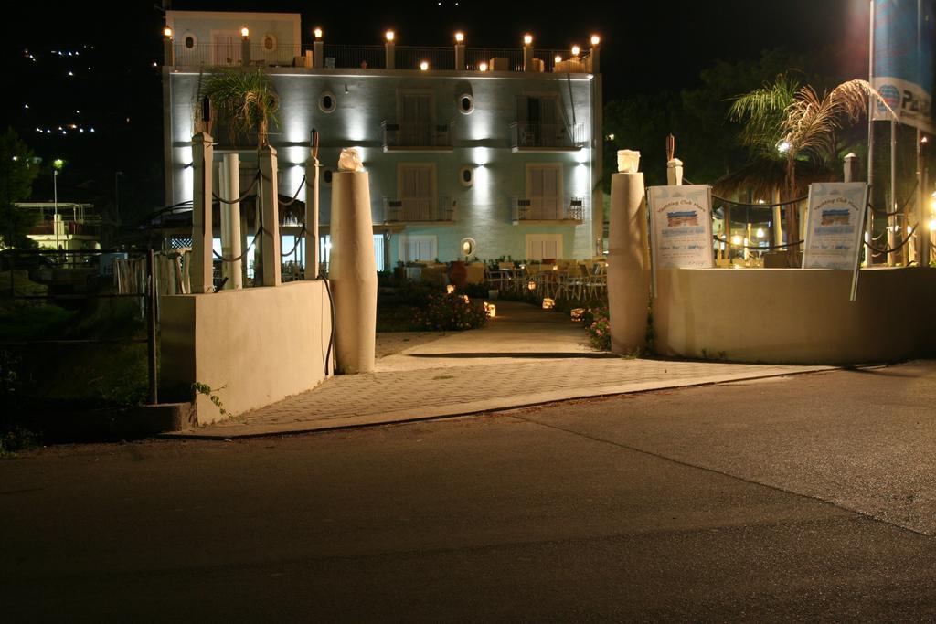 Hotel Yachting Club Mare Gioiosa Marea Esterno foto