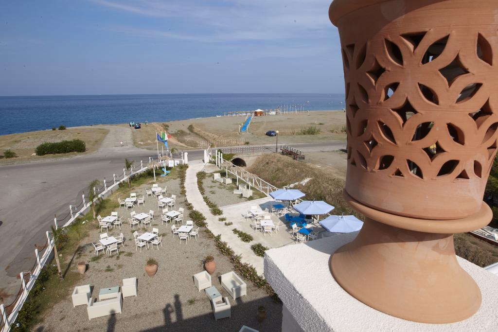 Hotel Yachting Club Mare Gioiosa Marea Esterno foto
